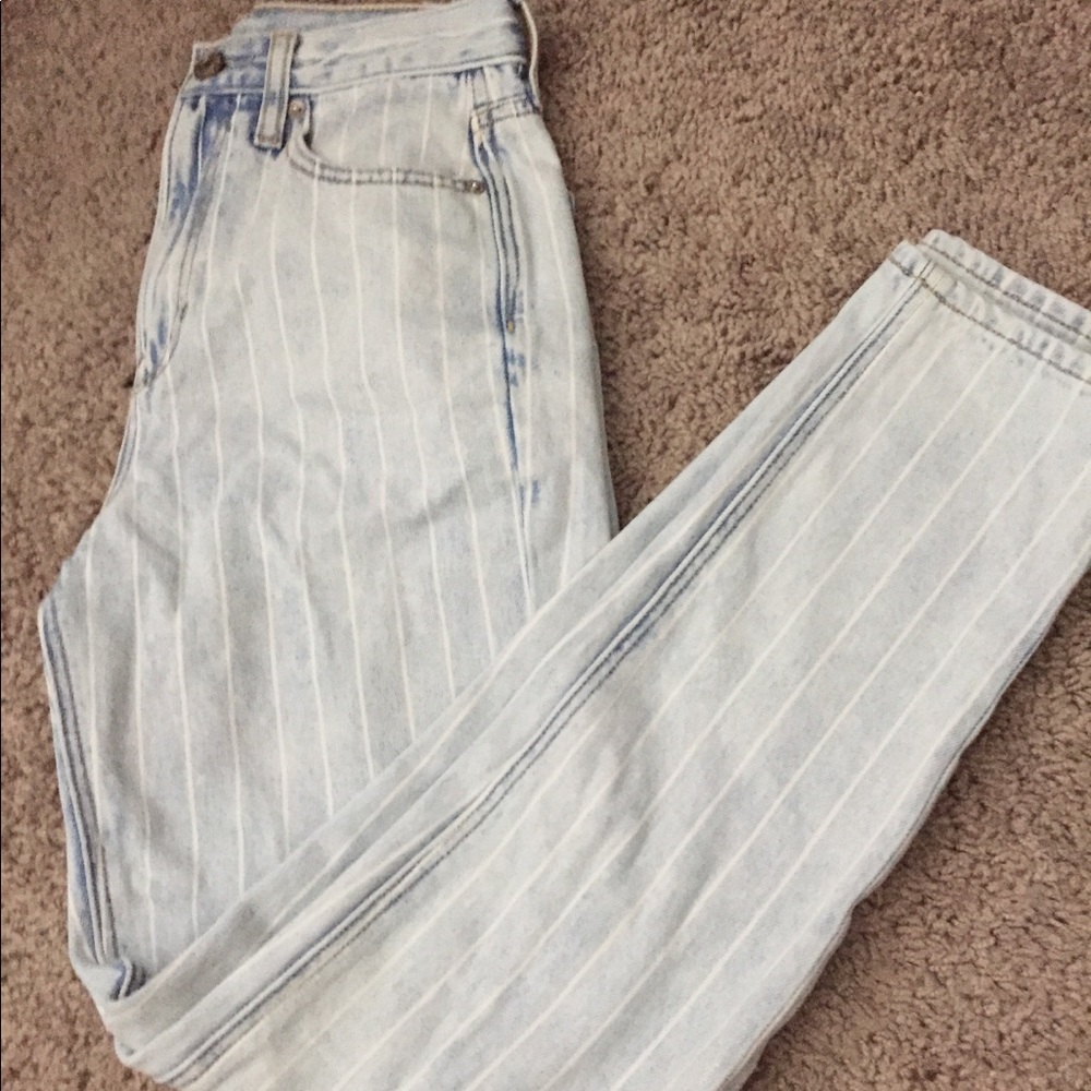 vertical stripped mom / boyfriend jeans